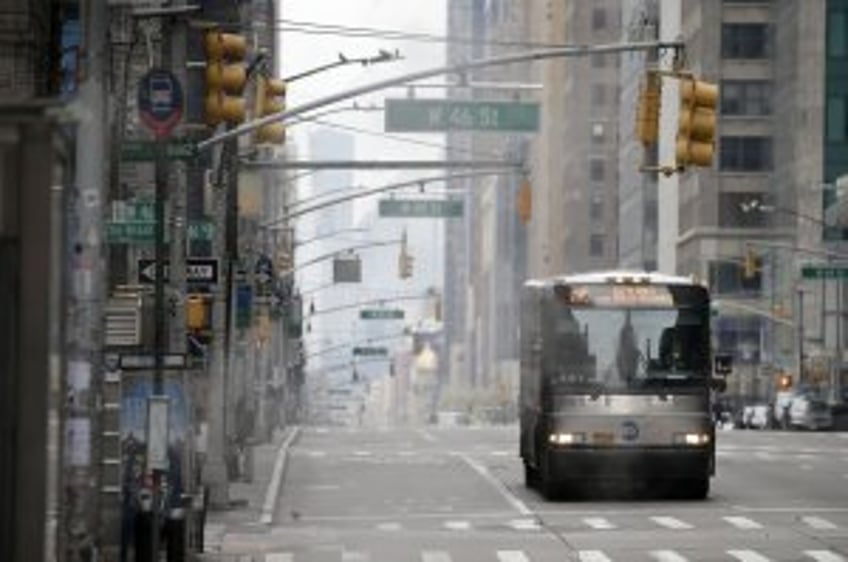 NYC bus driver called 'hero' after helping 5-year old walking alone