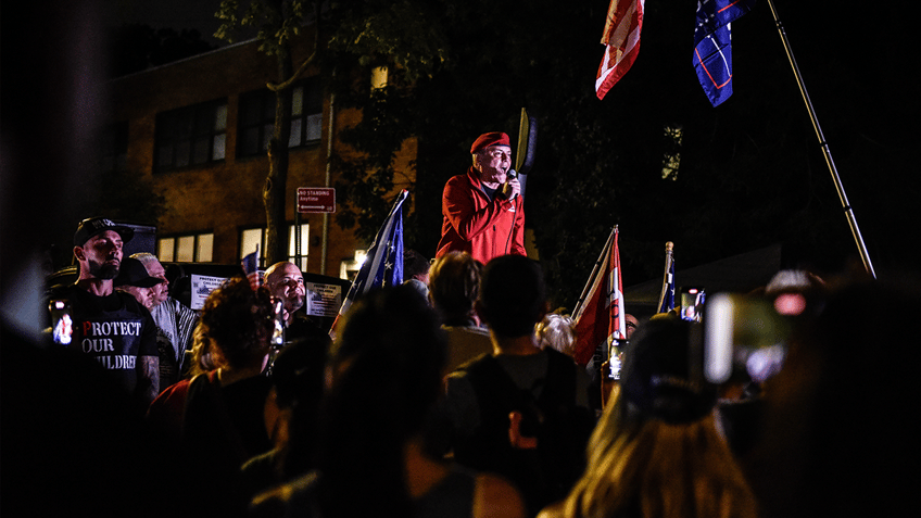 nyc residents protest on staten island as migrant crisis worsens claim they have not being vetted report