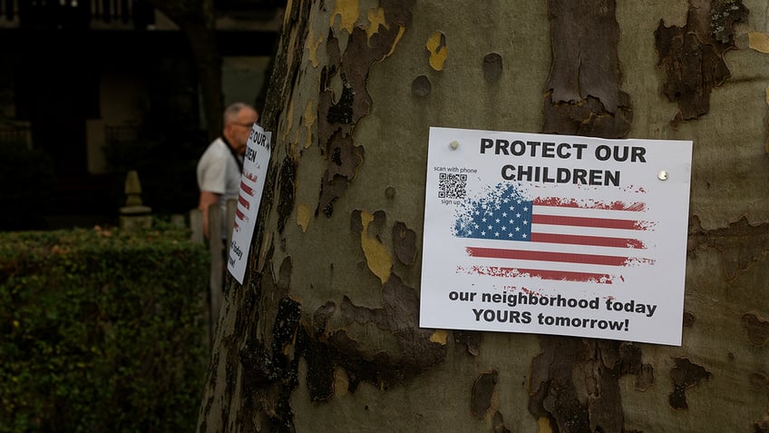 nyc residents protest on staten island as migrant crisis worsens claim they have not being vetted report