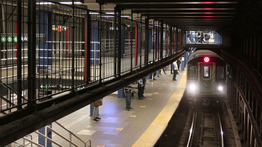 nyc subway worker dies after being dragged under train