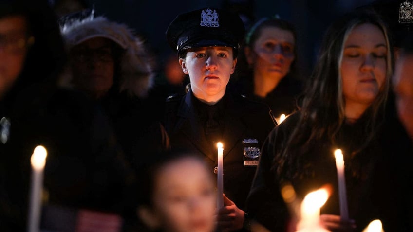 Candlelight vigil for late NYPD Officer Jonathan Diller, in Massapequa