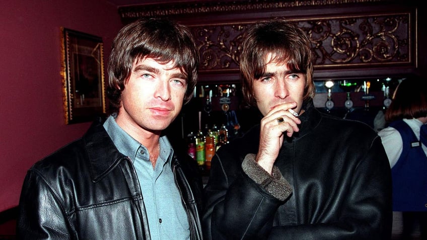 A photo of Noel and Liam Gallagher