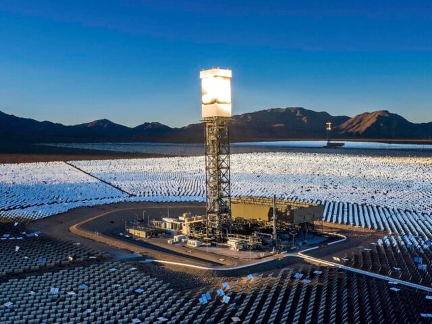 Solar panels line the Ivanpah Solar Electric Generating System in San Bernardino County, C