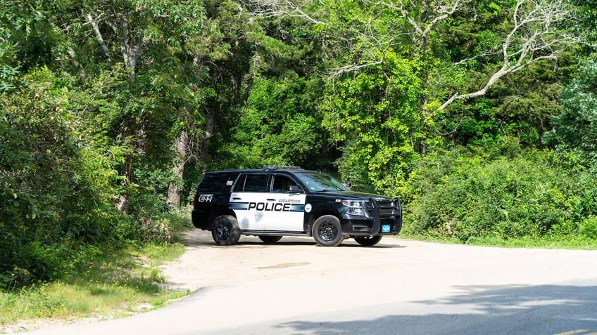 obamas chef who drowned while paddleboarding wasnt wearing life vest no foul play suspected police say