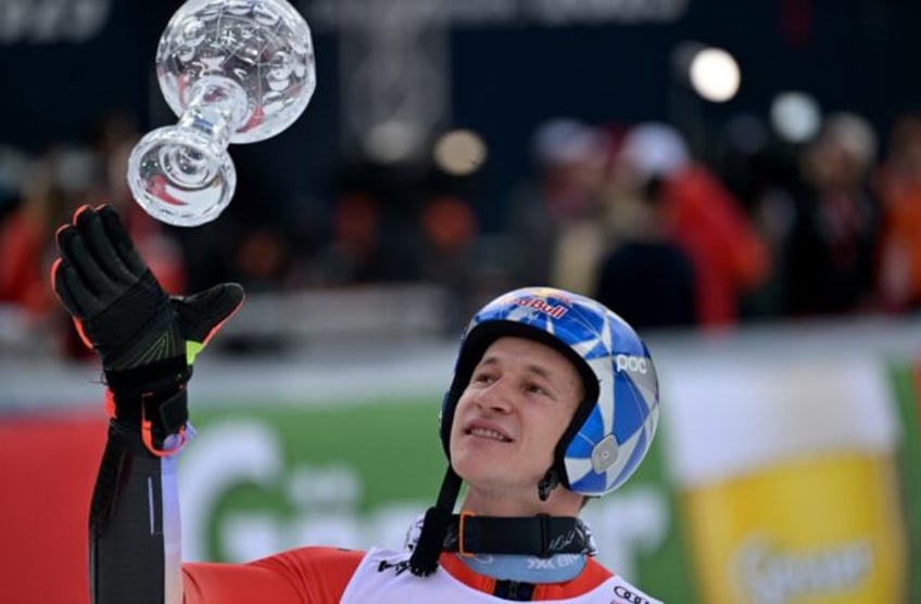 Marco Odermatt celebrates his giant slalom title, but not his anticipated season cleanswee
