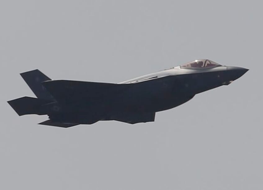 officials find debris from f 35 fighter jet that crashed in south carolina after pilot ejected