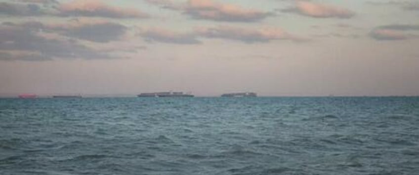 oil closes at session high as houthi rebels hit second greek vessel in red sea