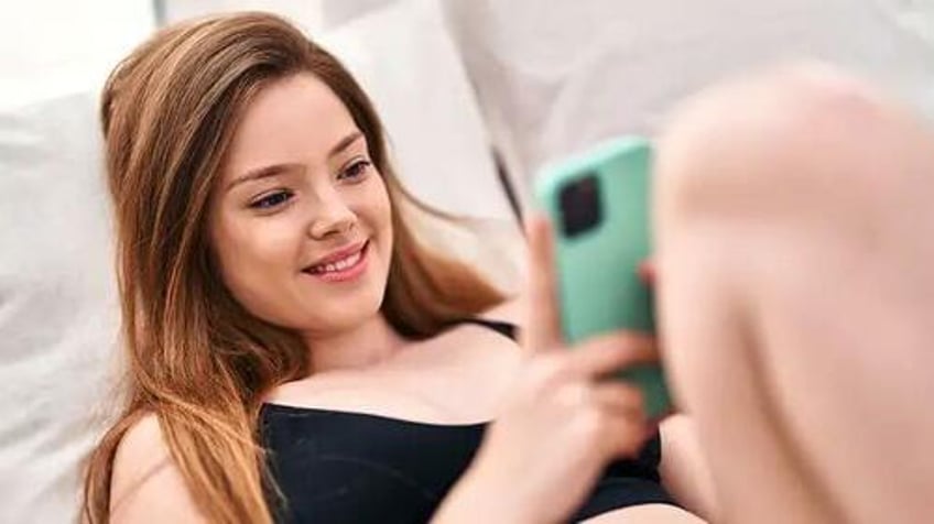 oklahoma bill seeks to criminalize sexting outside of marriage