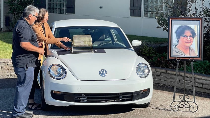 oklahoma teen wins volkswagen beetle after attending a strangers funeral perfect winner was drawn