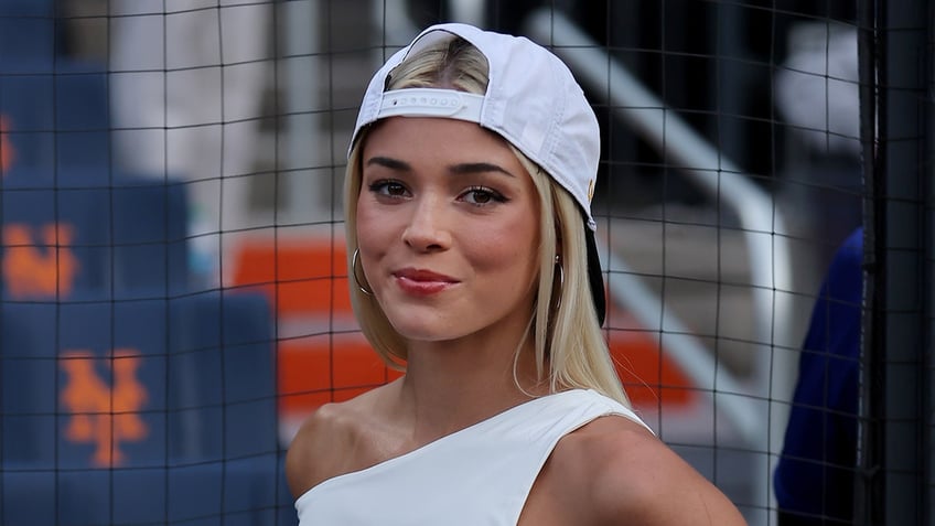 Olivia Dunne at Mets game