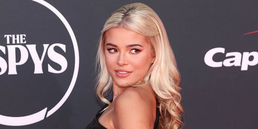 olivia dunne teases followers with photo of her espys security