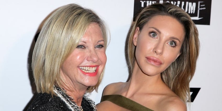 olivia newton johns daughter chloe is suffering from extreme memory loss since moms death