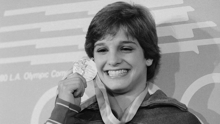 olympian mary lou retton to receive aid from usopc amid battle with rare pneumonia report