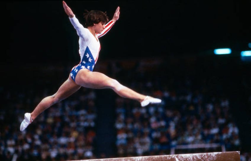 Los Angeles, CA Mary Lou Retton, Women's gymnastics competition, Pauley Pavilion, at the 1984 Summer Olympics, August 1, 1984.