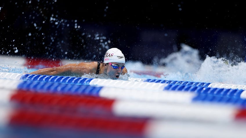 Regan Smith competes