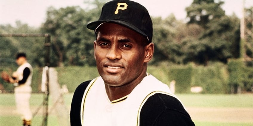 on this day in history august 18 1934 baseball star roberto clemente is born