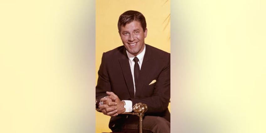 on this day in history august 20 2017 legendary comedian jerry lewis dies at 91