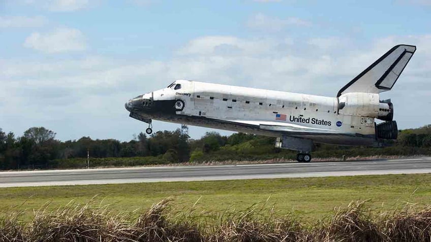 on this day in history august 30 1984 space shuttle discovery blasts off for its maiden voyage