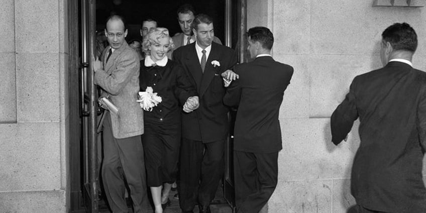 on this day in history august 5 1962 marilyn monroe is found dead in los angeles