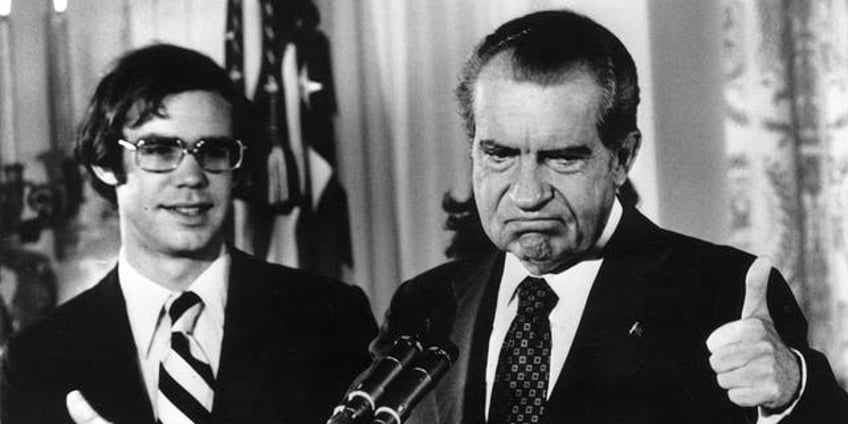 on this day in history august 8 1974 president nixon announces his resignation