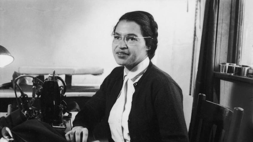 on this day in history december 1 1955 rosa parks refuses to give up her bus seat to a white passenger