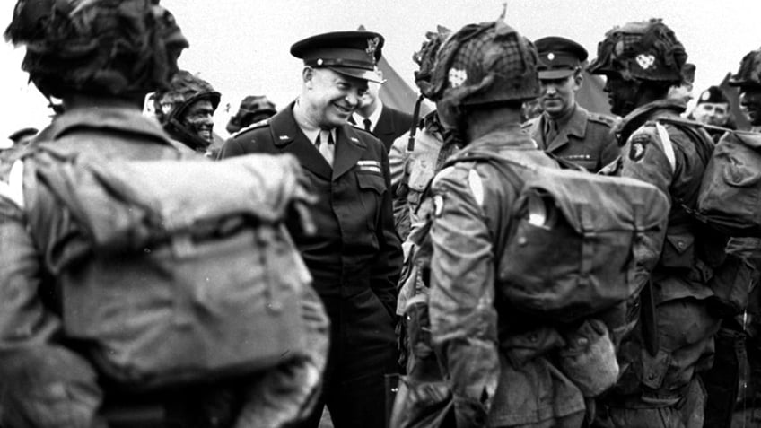 General Dwight Eisenhower assigns orders to paratroopers on D-Day