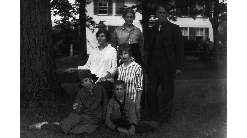 robert frost family