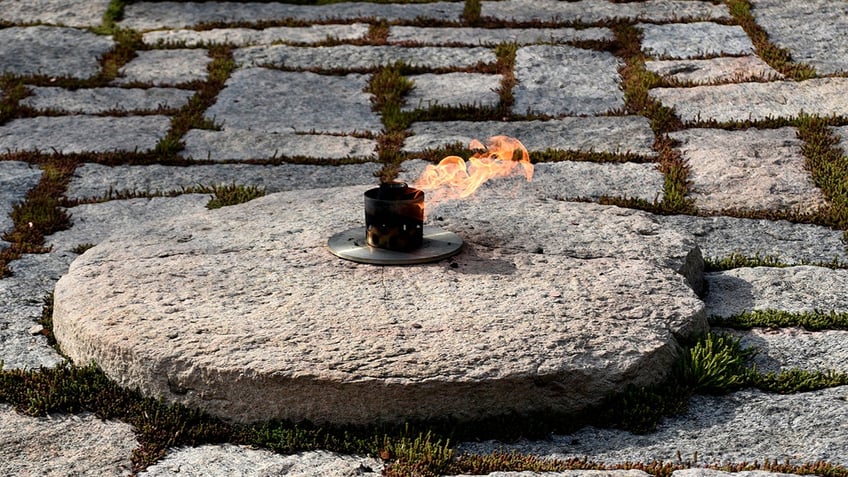 on this day in history november 25 1963 john f kennedy is buried in arlington national cemetery