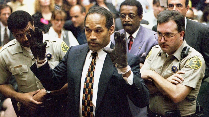 on this day in history october 3 1995 oj simpson is acquitted of murder charges in trial of the century