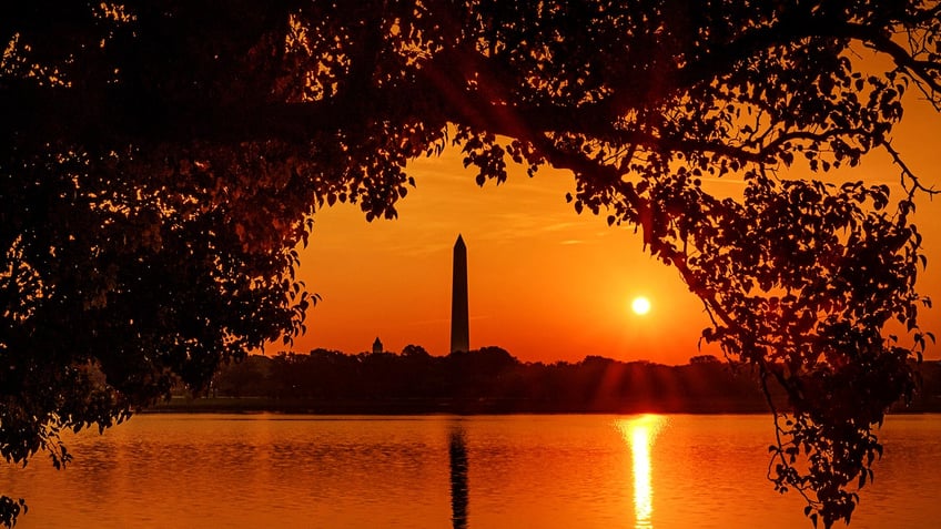 on this day in history october 9 1888 the washington monument opens to the public