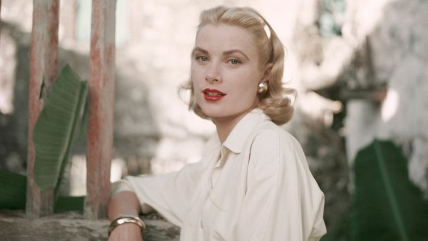 on this day in history september 14 1982 grace kelly dies at age 52 after car crash