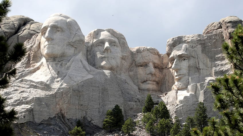 on this day in history september 17 1937 abraham lincoln carving is officially dedicated at mount rushmore
