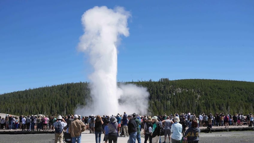 on this day in history september 18 1870 old faithful geyser in wyoming is documented and named