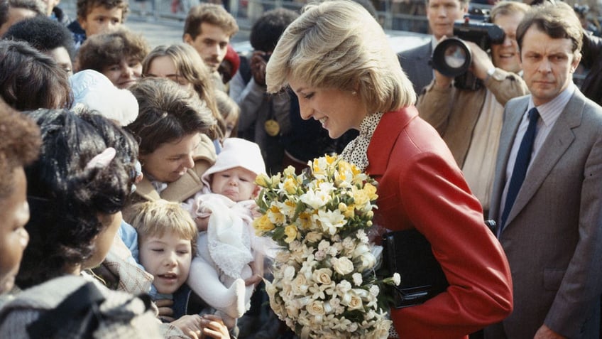 on this day in history september 6 1997 princess diana is eulogized at her funeral in westminster abbey