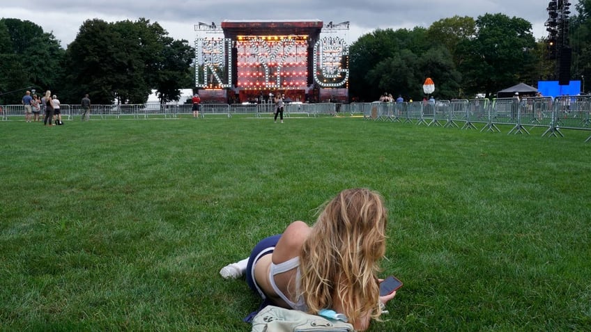 one third of central parks great lawn fully destroyed after damage from global citizen festival rains