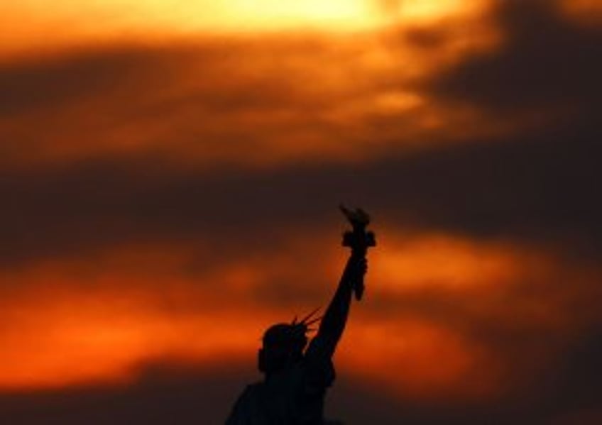 Ongoing Canadian wildfires color skies in northern U.S. regions