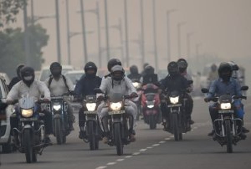 Only seven nations meet WHO air pollution standards, study finds