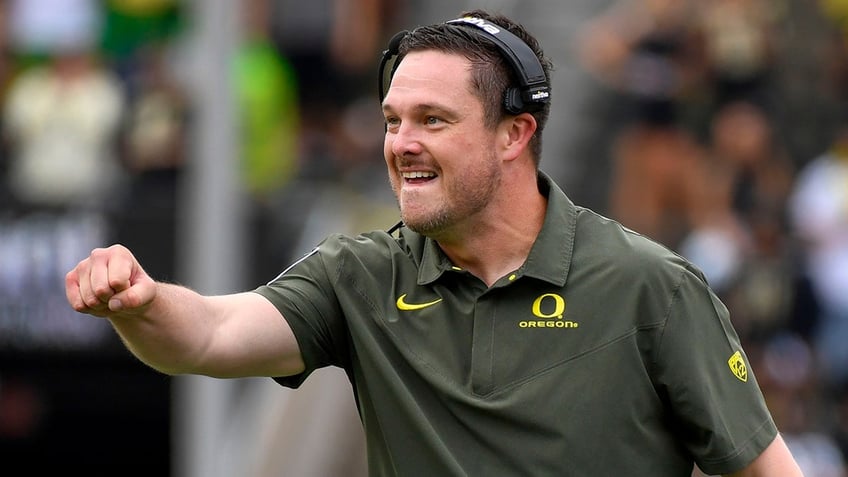 oregon coach blasts colorado in fiery pregame speech theyre fighting for clicks were fighting for wins