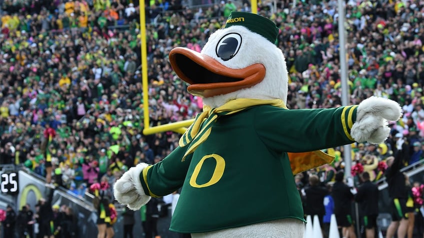 oregon female athletes file title ix lawsuit against school citing unfair treatment