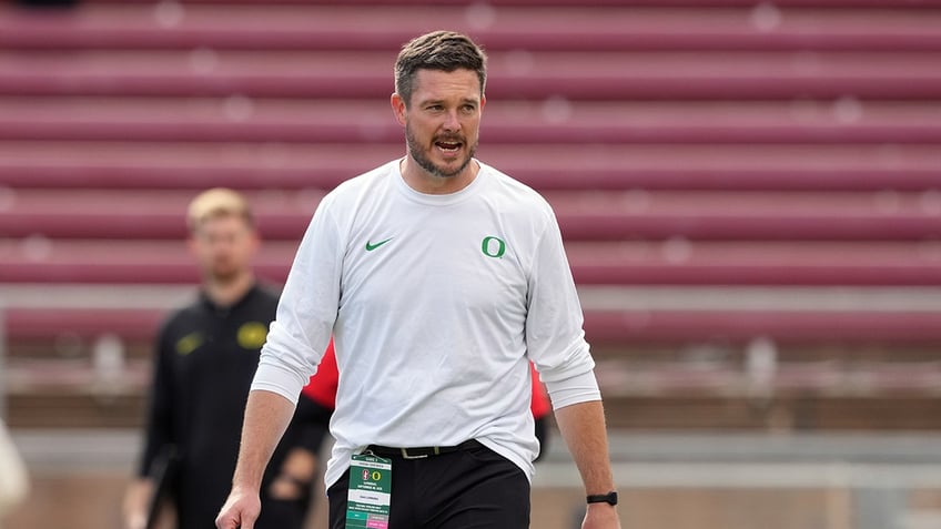 oregon head coach dan lanning urges lawmakers to do something after maine mass shooting