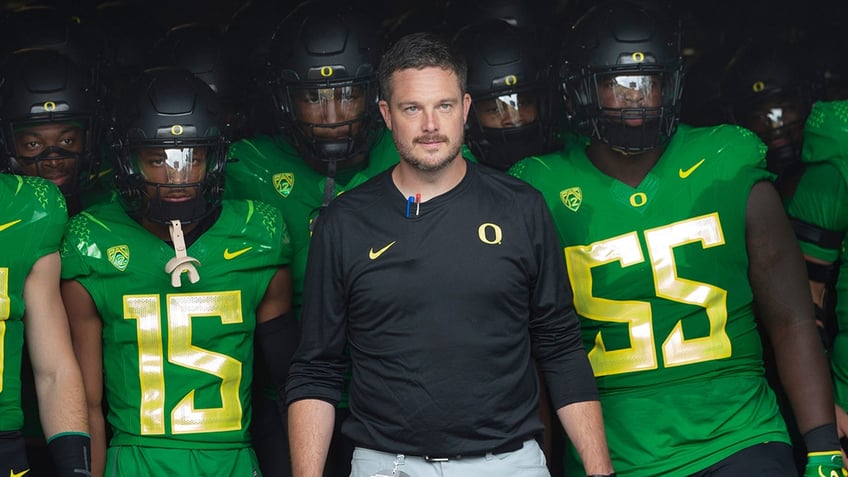 oregon head coach dan lanning urges lawmakers to do something after maine mass shooting