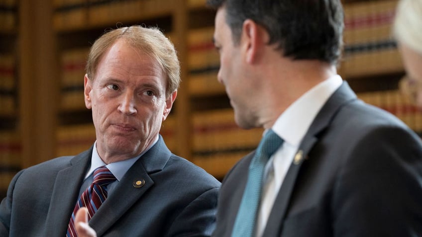 Oregon Senate Republican Leader Sen. Tim Knopp and Democratic Senate President Rob Wagner