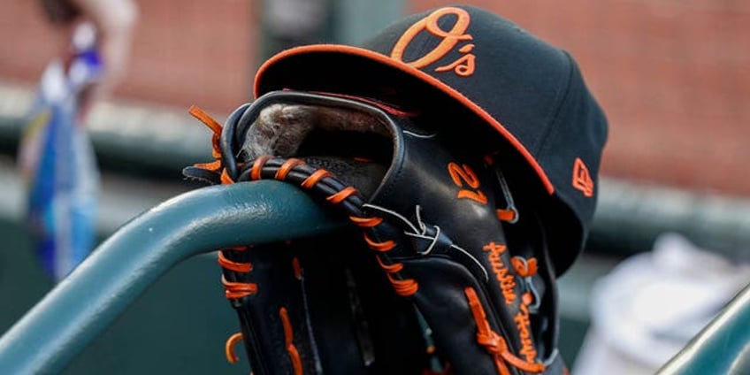 orioles play by play announcer benched for seemingly benign remarks on teams wins report