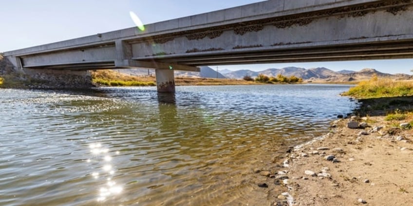 otter attack injures 3 women on montana river requiring airlift