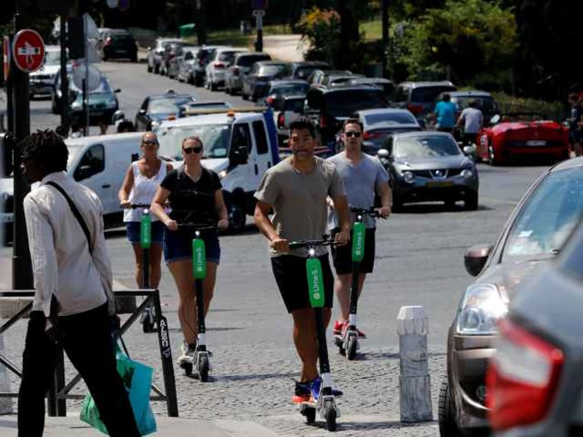 Electric Scooters from Lime, rentable via the Uber app