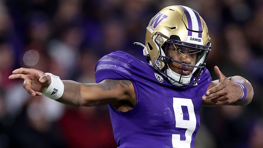 pac 12 championship preview washington oregon meet again as teams bid farewell with cfp berth on the line