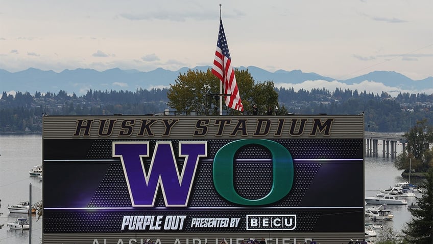 pac 12 championship preview washington oregon meet again as teams bid farewell with cfp berth on the line