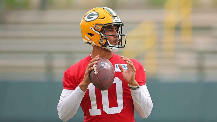 packers ceo suggests hes unsure of jordan loves future says itll take half a season to judge qb