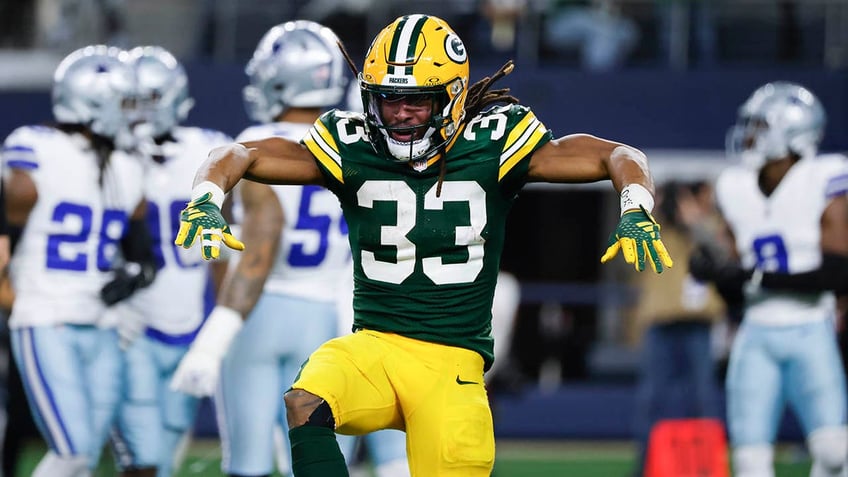 Aaron Jones reacts