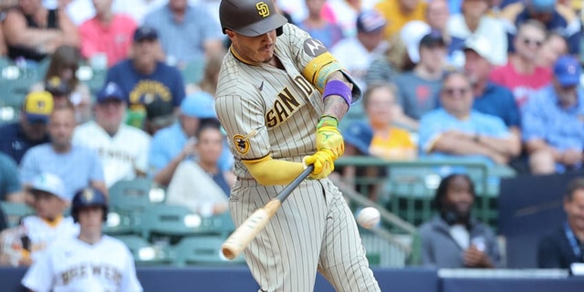 padres manny machado destroys coolers in dugout meltdown vs brewers